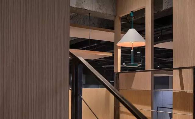 4���Ϻ���Խ�V�湫˾:�Ϻ���Խ�W(w��ng)�j(lu��)�Ƽ����޹�˾��ô�ӣ�